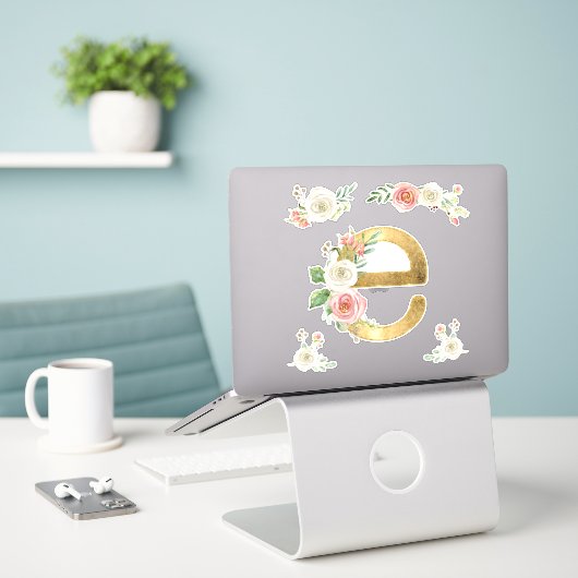 Letter E Initial Gold Blush Rose Floral Wasserfarb Aufkleber (Laptop auf Schreibtisch)