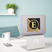 Letter E Monogram Leopard Print Gold und Black Aufkleber (Laptop auf Schreibtisch)