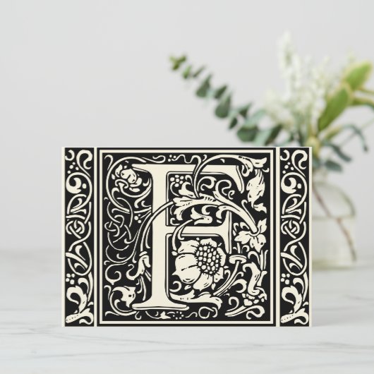 Letter F Mittelalterliche Monogram Art Nouveau Einladung (Stehend Vorderseite)