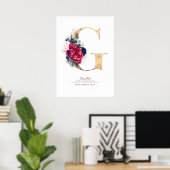 Letter G Monogram Floral Navy Blue und Burgundy Poster (Heimbüro)