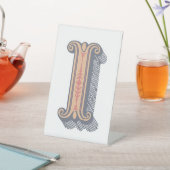 Letter "I" Elegant bestickt Sockelschild (In SItu)