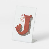 Letter "J" Elegant bestickt Sockelschild (Vorderseite)
