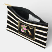 Letter K Floral Monogram Schwarz-weiße Streifen Zubehörtasche (Offen)