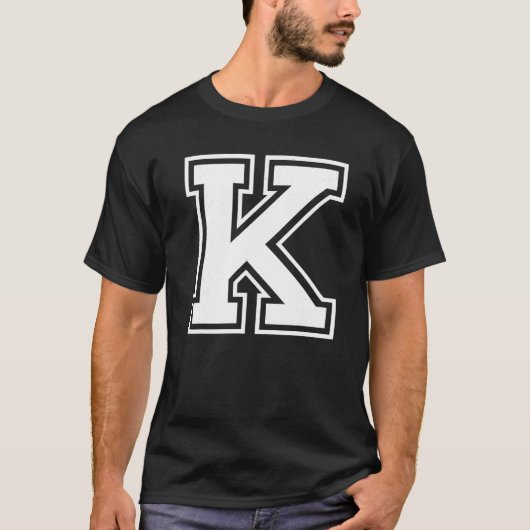 Letter K Hauptstadt Alphabet Uni Varsity Monogramm T-Shirt (Vorderseite)