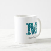 Letter M Aqua Blue Glitzer Persönliche Umarmung Kaffeetasse (VorderseiteRechts)