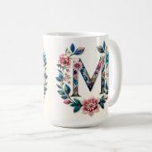 Letter M Coffee Tasse - Blumendesign für Geschenke (VorderseiteRechts)