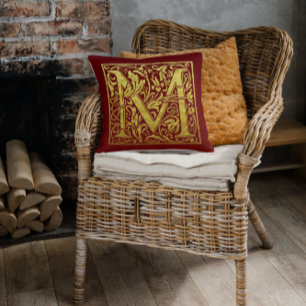 Letter M First Letter Imitats Gold Red Kissen