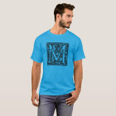 Letter M mittelalterliche Monogram Art Nouveau T-Shirt (Vorne ganz)