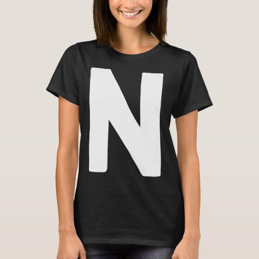 Letter N big and bold white T-Shirt (Vorderseite)