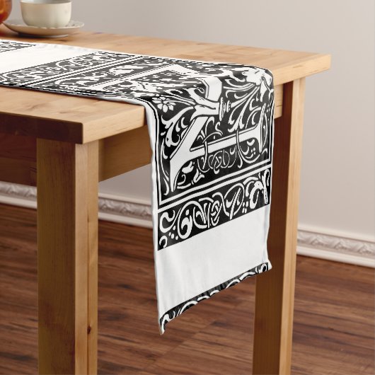 Letter N Mittelalterliche Monogram Art Nouveau Kurzer Tischläufer (Beispiel)