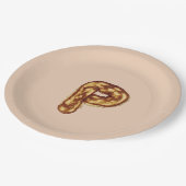 Letter P Pancake Beige Farbpapierplatte Pappteller (Schrägansicht)