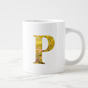 Letter P Yellow Gold Boho Marmormonogramm Jumbo-Tasse