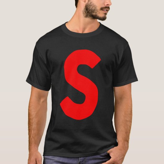 Letter S Big and Bold Red T-Shirt (Vorderseite)