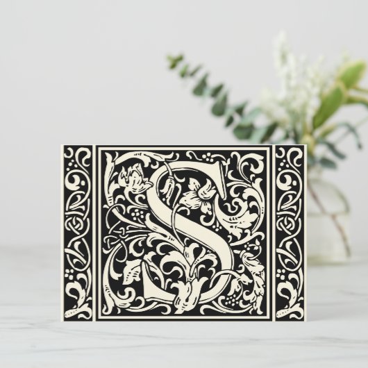 Letter S mittelalterliches Monogramm Art Nouveau Einladung (Stehend Vorderseite)