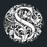 Letter S mittelalterliches Monogramm Art Nouveau Magnet<br><div class="desc">Diese erste S ist Teil einer kompletten Serie von Großbuchstaben William Morris inspiriert Typografie-Initialen. Die Schwarz-Weiß-Schrift ist sehr dekorativ und nach der extravaganten Typografie des Mittelalters gestylt. Niedlich und trendig, dies ist ein Vintages chic Monogramm S - Brief S - Wirbel S . Passen Sie dieses Vintage Monogramm an, indem...</div>