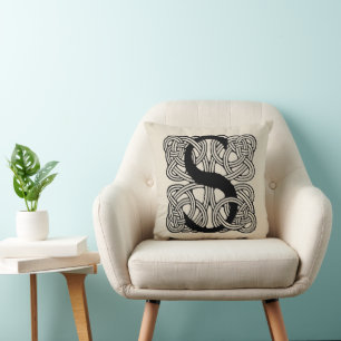 Letter S Vintag Celtic Knot Monogram Kissen