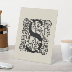Letter S Vintag Celtic Knot Monogram Sockelschild