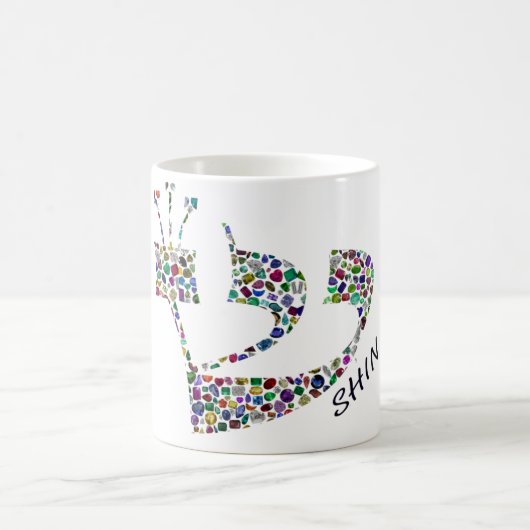 Letter Shin made with Gemstones in All Colors Verwandlungstasse (Mittel)