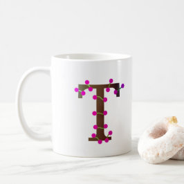 Letter T dekoriert anfänglich auf weiß Kaffeetasse