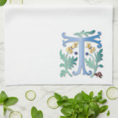 Letter T Monogram-Lilie Handtuch (Gefaltet)