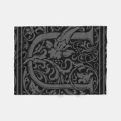 Letter U Medieval Monogram Art Nouveau Fleecedecke (Vorderseite (Horizontal))