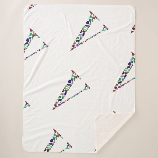 Letter V Monogramm Sherpadecke (Vorderseite)