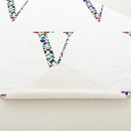 Letter V Monogramm Sherpadecke (3/4)