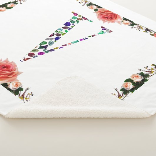 Letter V Monogramm Sherpadecke (3/4)