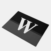 Letter W Monogramm Schwarz Fußmatte (Schrägansicht)