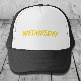 Lettering Design ‘Wednesday’ in Yellow Truckerkappe