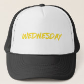 Lettering Design ‘Wednesday’ in Yellow Truckerkappe (Vorderseite)