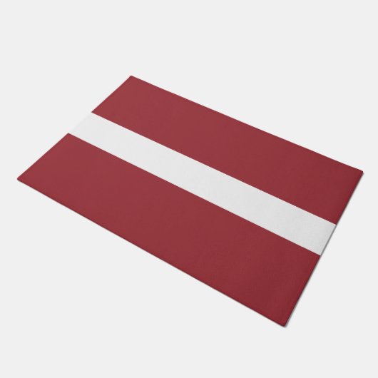 Lettische Flagge (Lettland) Fußmatte (Schrägansicht)