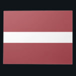 Lettische Flagge (Lettland) Notizblock<br><div class="desc">Dieses Design zeigt die Nationalflagge von Lativa (offiziell als Republik Lettland bekannt), einem Land im Ostseeraum Nordeuropas. Lativa grenzt im Norden an Estland, im Süden an Litauen, im Osten an Russland und im Südosten an Weißrussland; im Westen grenzt es an Schweden. Die Hauptstadt und größte Stadt Lettlands ist Riga. Weitere...</div>