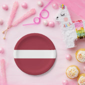 Lettische Flagge Pappteller (Party)