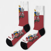 Lettische Flagge Patriotisch, Nachhaltige Lettland Socken (Linkes Detail)