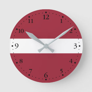 Lettische Flagge Runde Wanduhr