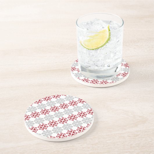 Lettisches rot-graues geometrisches Mondkreuz Sandstein Untersetzer (Seite)