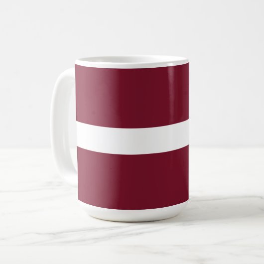 Lettland-Flagge Kaffeetasse (Vorderseite Links)
