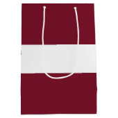 Lettland-Flagge Mittlere Geschenktüte (Rückseite)