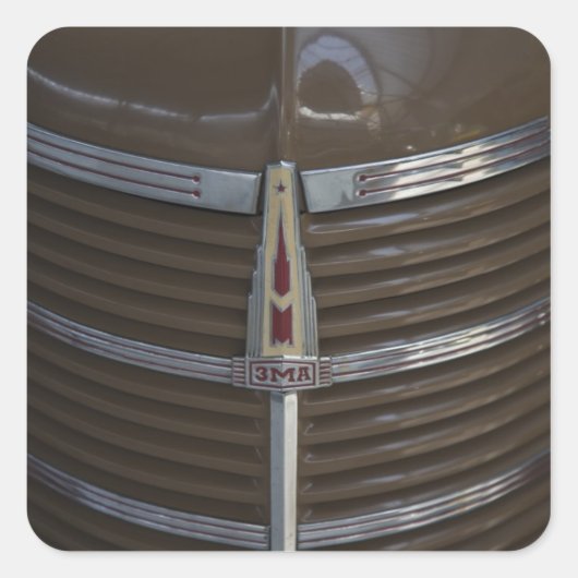 Lettland, Riga, Riga Motor Museum, Kapuzendekorati Quadratischer Aufkleber (Vorderseite)