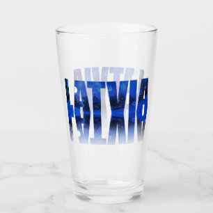 Lettland Winterabendtext mit Reflektion Glas