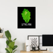 Lettuce Pray Funny Veggie Pun Dark BG Poster (Heimbüro)