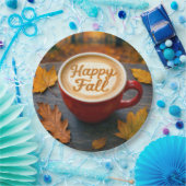 Letzter glücklicher Fall in einer roten Tasse mit Pappteller (Party)