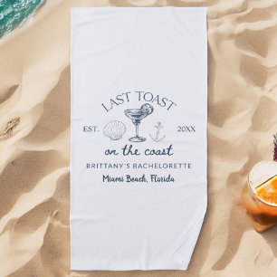 Letzter Toast am Junggeselinnen-Abschied am Strand Strandtuch