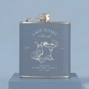 Letzter Toast am Junggeselinnen-Abschied der Küste Flachmann