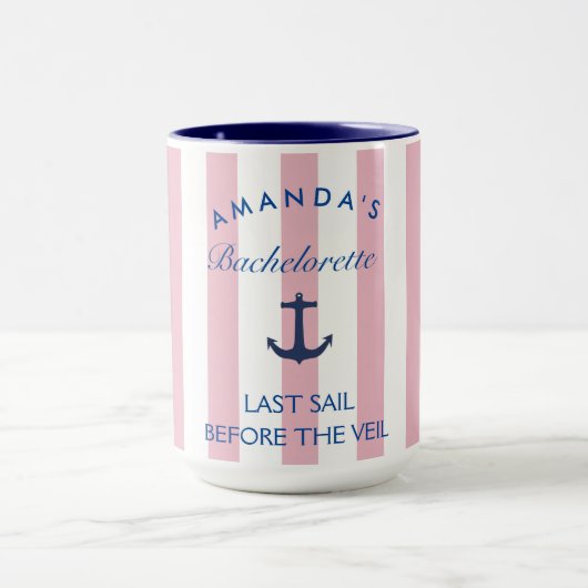 Letztes Segel vor der Veil-Bachelorette-Tasse Tasse (Zentrum)