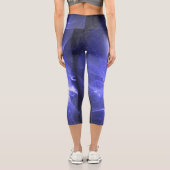 Leuchtdichte Resilienz Blau Capri Leggings (Rückseite)