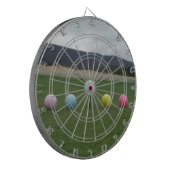 leuchtend farbige Golfbälle auf einem Berg Dartscheibe (Vorderseite Links)