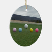 leuchtend farbige Golfbälle auf einem Berg Keramik Ornament (Rechts)