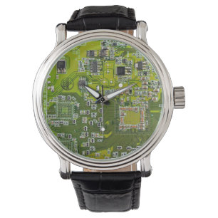 Leuchtend grüne Computergehäuse Armbanduhr